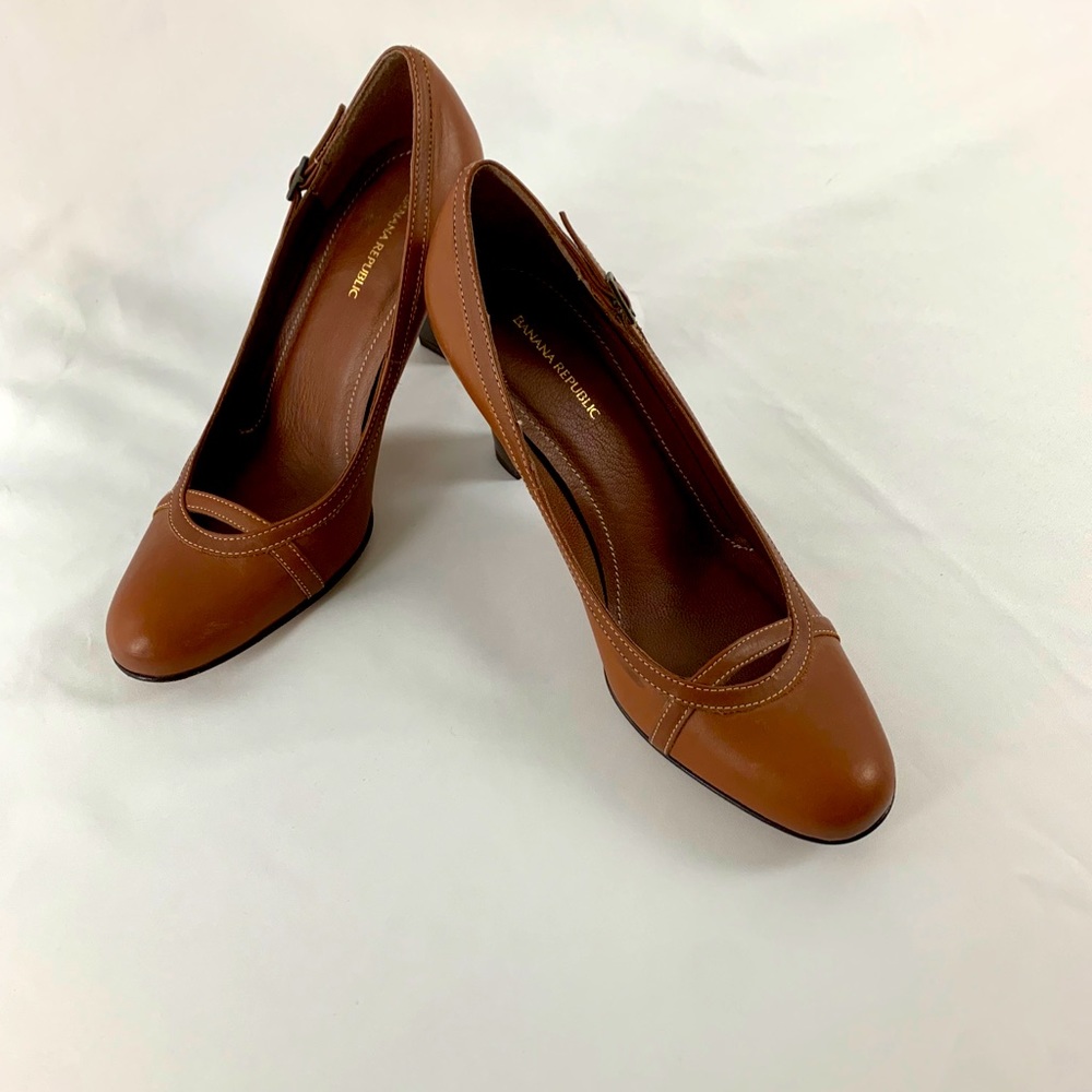 Banana republic genuine leather high heels